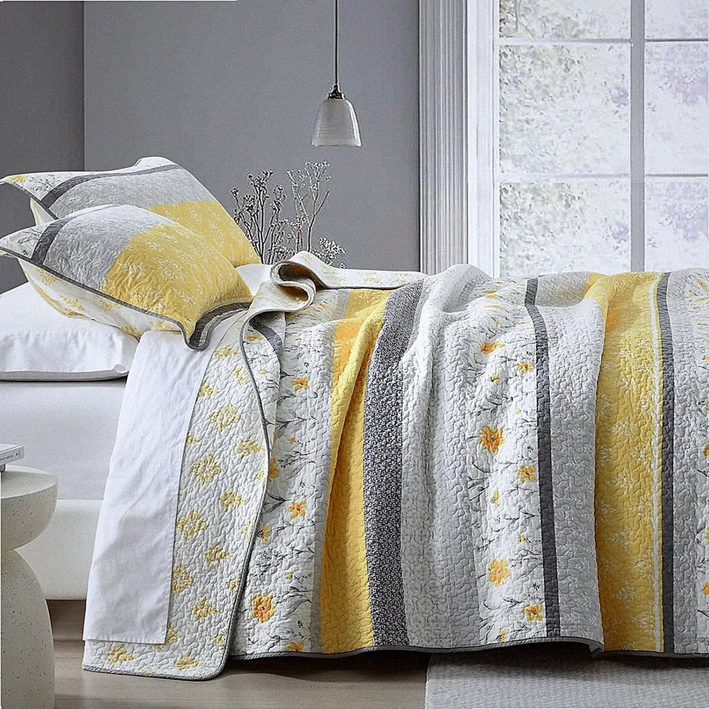 Quilts Queen Size - Cotton Quilt Set with Matching Shs, Floral