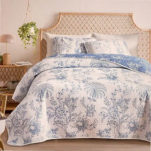 Reversible Quilt Set Full Queen Size, 3 Pieces White Blue Botanical